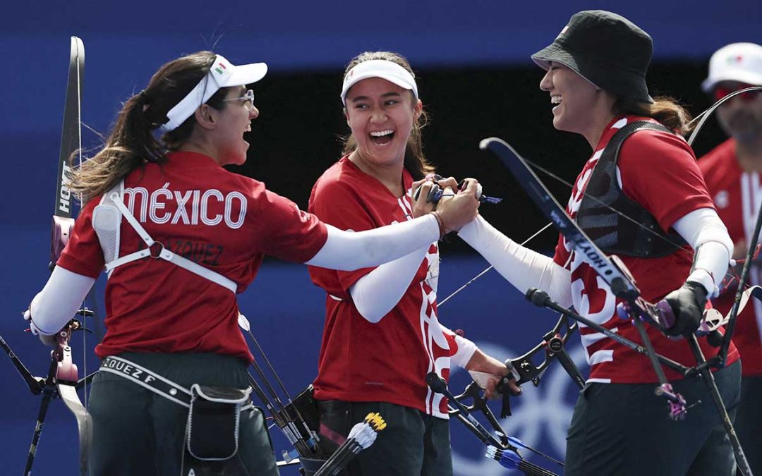 AMLO felicita a equipo femenino de tiro con arco que ganó medalla olímpica en París 2024