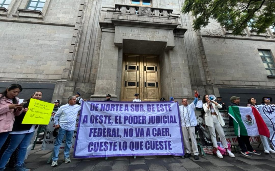 Trabajadores del PJF cierran SCJN en protesta contra reforma judicial