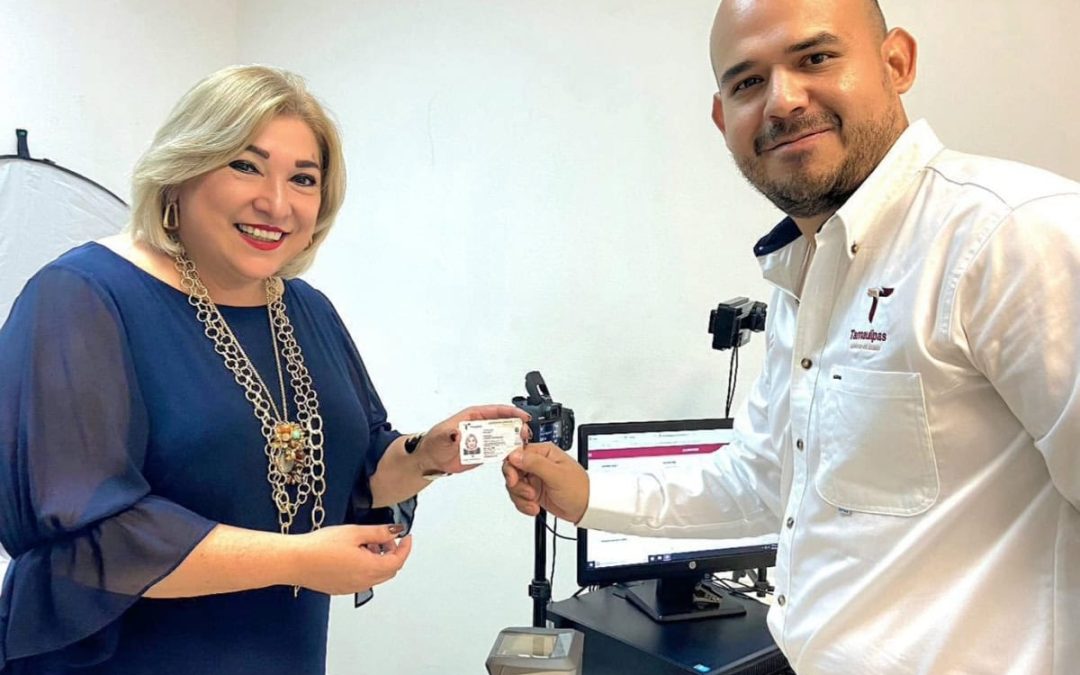 INVITA ADRIANA LOZANO A TRAMITAR LICENCIA DE CONDUCIR PARA AUTOMOVILISTA