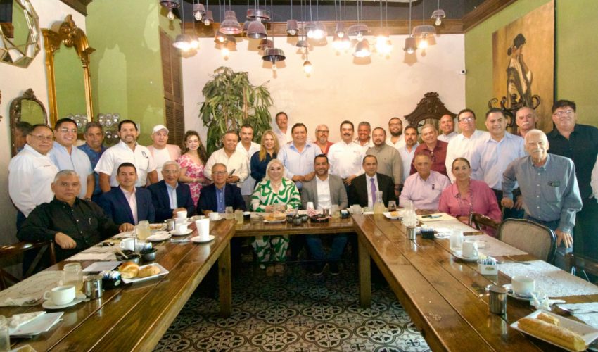 SE REÚNE ADRIANA LOZANO CON LA UNIÓN DE COMERCIANTES Y EMPRESARIOS DEL NORESTE