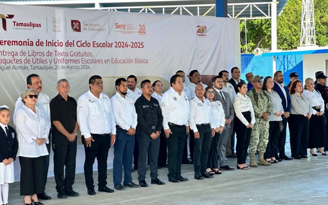 ENCABEZA TITULAR DE LA SSPT ENTREGA DE LIBROS, UNIFORMES Y ÚTILES ESCOLARES EN MIGUEL ALEMÁN