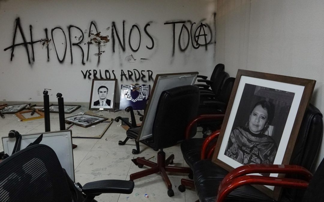 UNAM expulsa a alumnos que vandalizaron instalaciones en CU