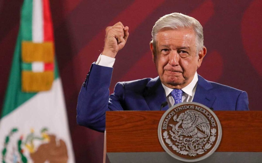 AMLO niega que reforma judicial tenga relación con caída del peso; culpa ‘factores externos’