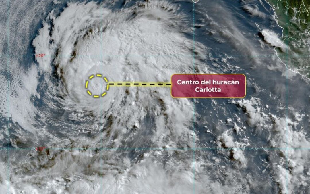 ‘Carlotta’ se intensifica y ya es huracán categoría 1; estados que afectará