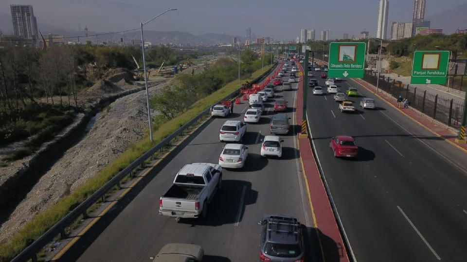 Cerrarán carril en avenida Constitución, ¿Cuándo y por qué?