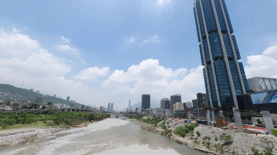 Tiene la zona metropolitana de Monterrey mañana con calidad buena del aire