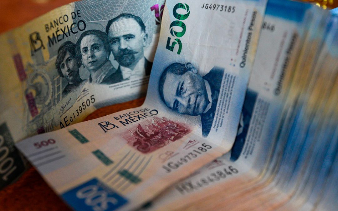 Peso mexicano repunta tras tocar su peor nivel desde mediados de junio