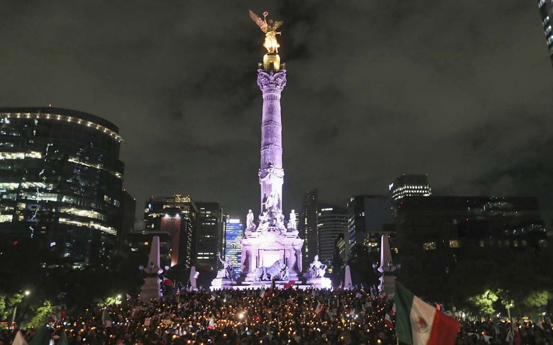 Se reúnen en el Ángel de la Independencia para protestar contra la Reforma Judicial