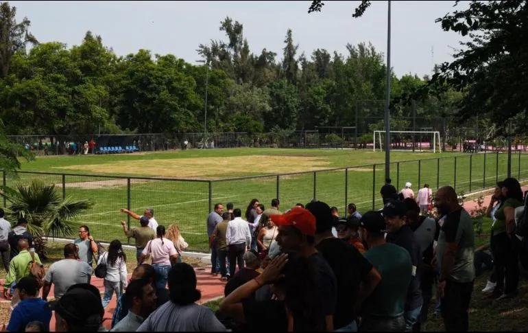 Entregan cancha y pista del Parque Luis Quintanar