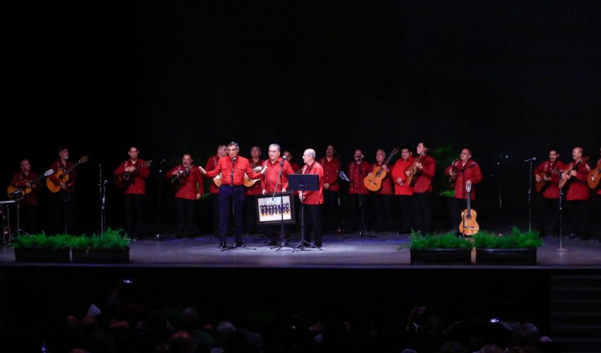 CELEBRAN AMÉRICO Y MARÍA 25 ANIVERSARIO DE LA RONDALLA DEL HOSPITAL DE VICTORIA