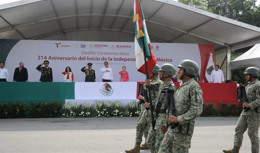 PRESIDIÓ AMÉRICO VILLARREAL DESFILE CÍVICO-MILITAR POR 214 ANIVERSARIO DEL INICIO DE LA INDEPENDENCIA