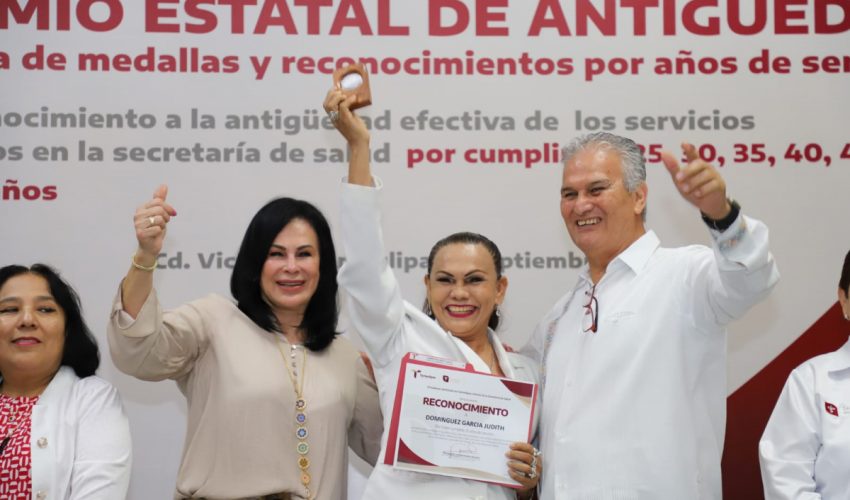 ENTREGAN PREMIO ESTATAL DE ANTIGÜEDAD A 220 TRABAJADORES DE LA SALUD