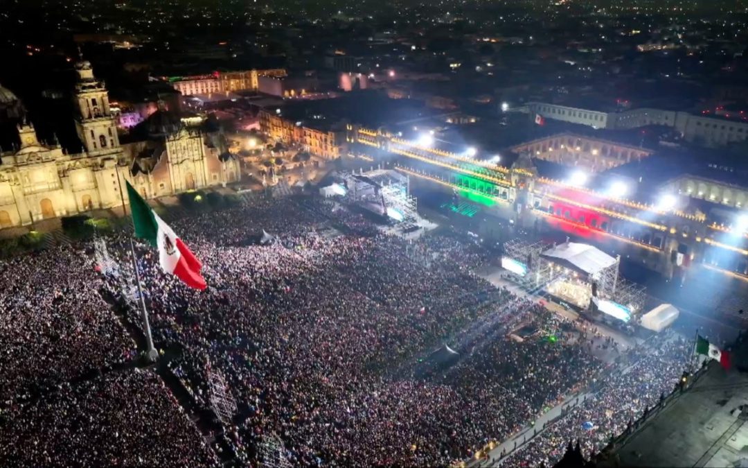 Zócalo a reventar para el último grito de AMLO