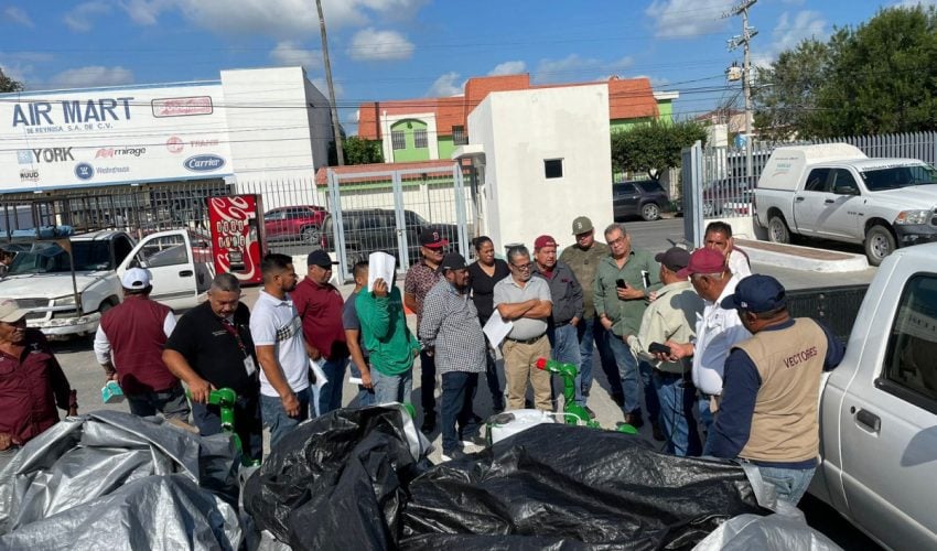 Fumigan contra el dengue SEBIEN y Secretaría de Salud