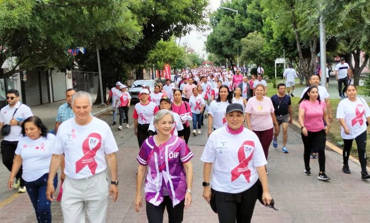 Conmemoran Día Internacional contra el Cáncer de Mama con «Caminata Rosa»