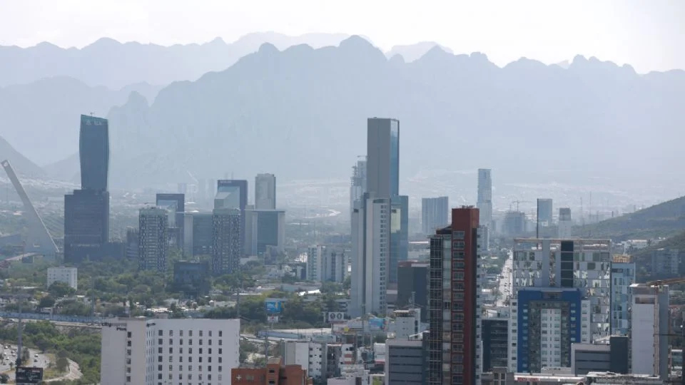 Prevalece mala calidad del aire este viernes en la zona metropolitana de Monterrey