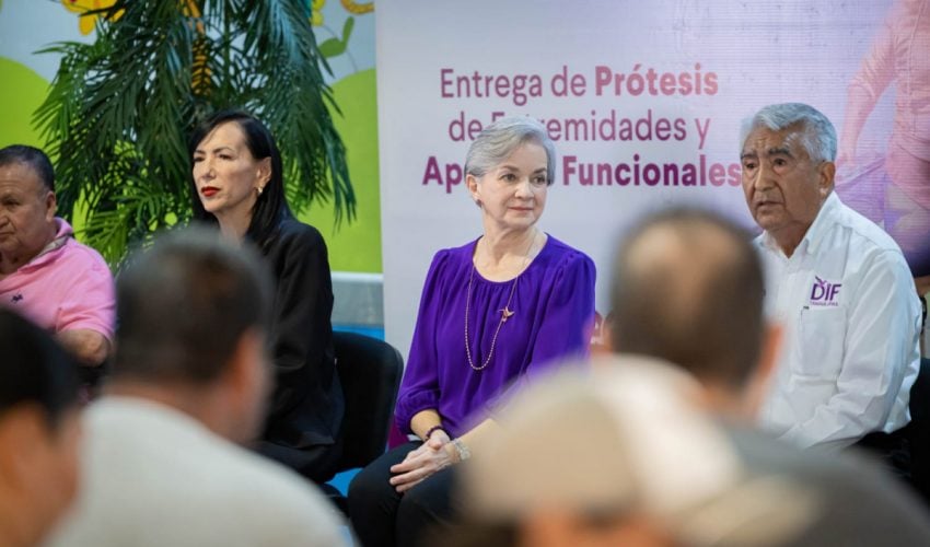 Entrega María de Villarreal prótesis y aparatos ortopédicos a pacientes de 21 municipios