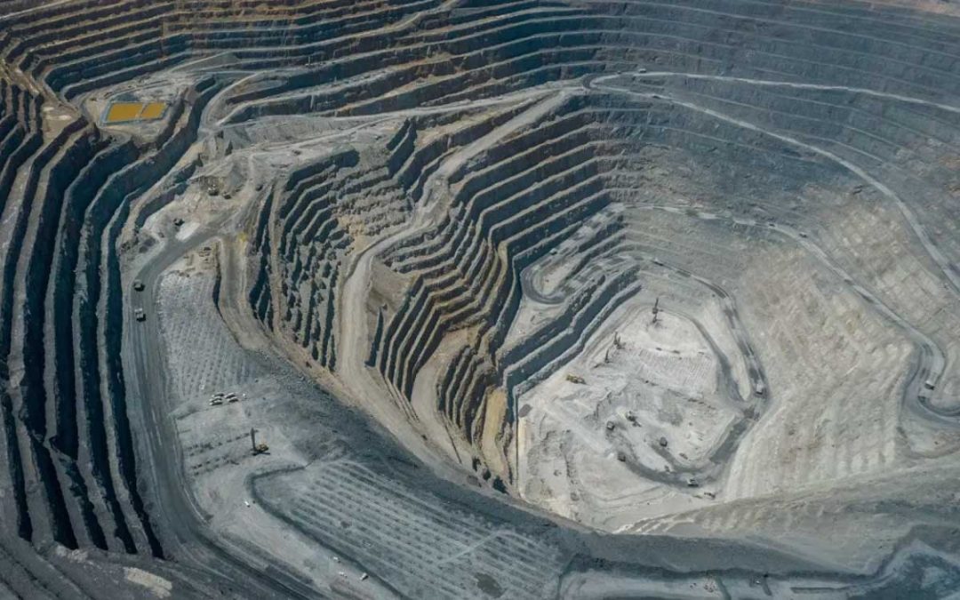 La producción industrial cae 2.8 % interanual en enero
