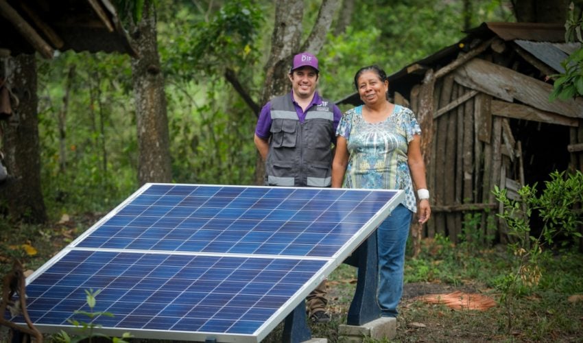 DIF Tamaulipas e IUSA instalan sistemas fotovoltaicos en comunidades rurales de Tamaulipas