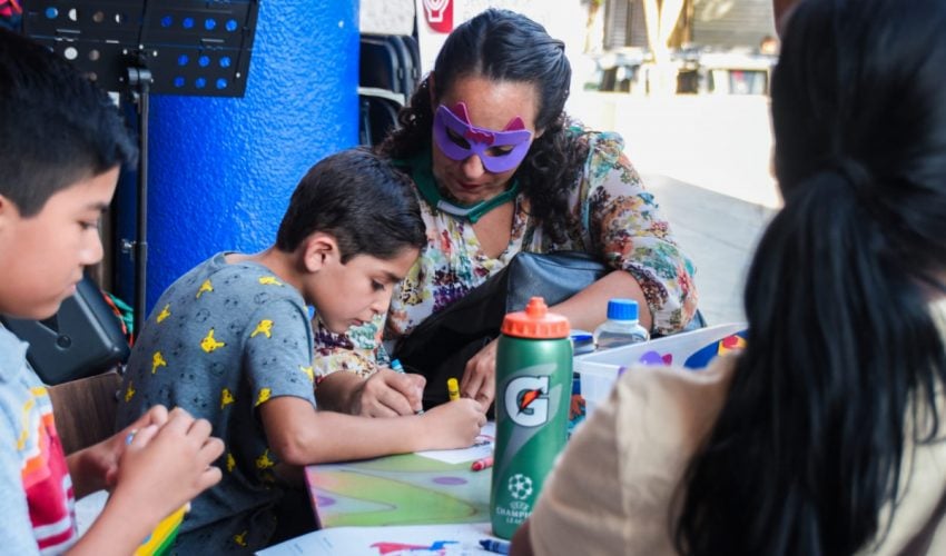 Disfrutan niñas, niños y familias de la Celebración de las Infancias 2025 del ITCA, con temática artística y cultural
