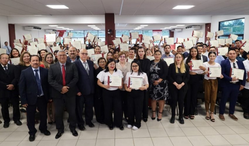 Realiza Universidad Tecnológica de Altamira primera entrega de títulos a Técnicos Superior Universitarios