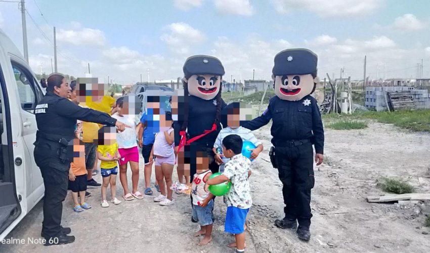 Entrega Guardia Estatal de Género juguetes a niños y niñas de la frontera