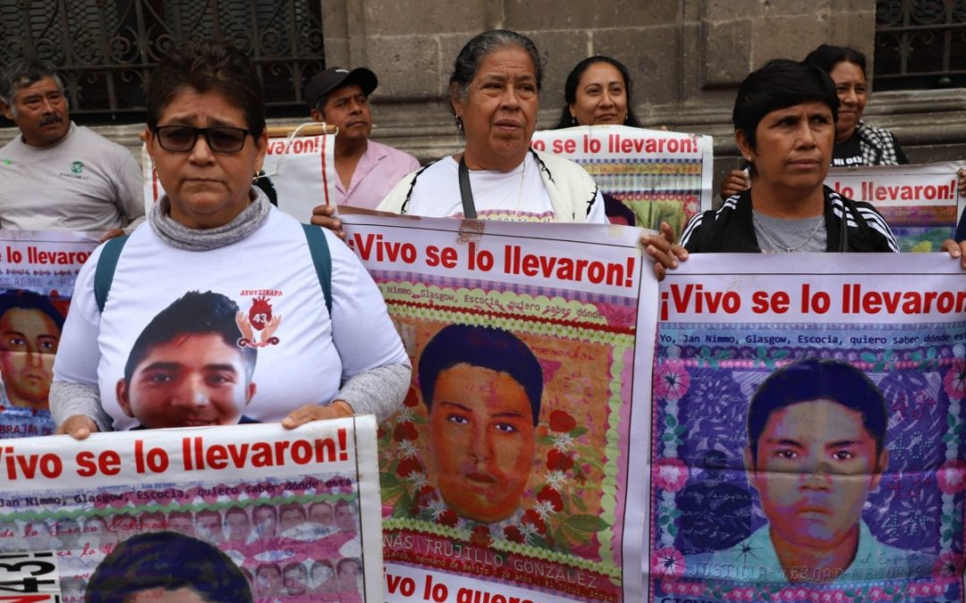 Caso Ayotzinapa | Sheinbaum analiza cambio de fiscal ante exigencia de las familias