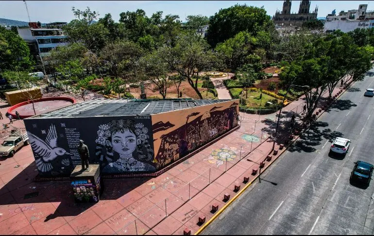 Ofrecen nuevos espacios a comerciantes del “Parque Rojo”