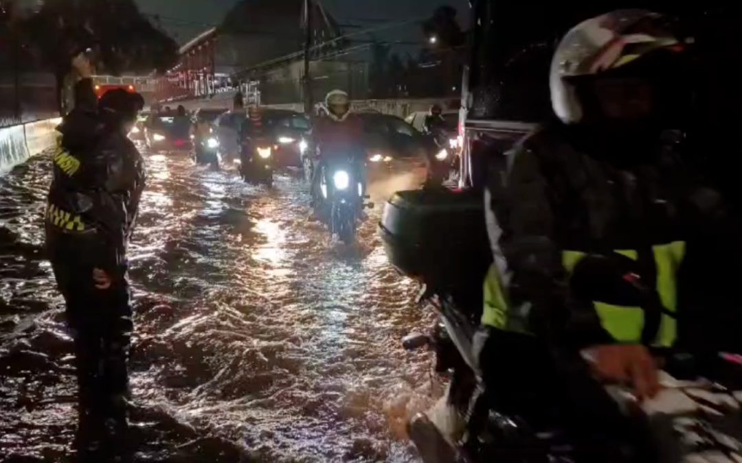 Fuerte lluvia colapsa CDMX: Oriente, Marina Nacional, Metro, Metrobús…