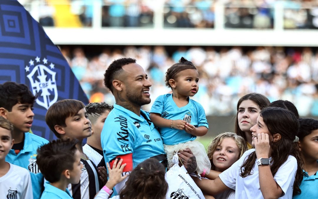 Renueva contrato Neymar Jr con Santos de Brasil hasta finales de año
