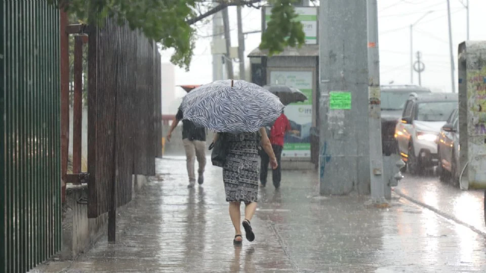 Pronostican para hoy lluvias aisladas y caída de granizo en estas zonas de NL