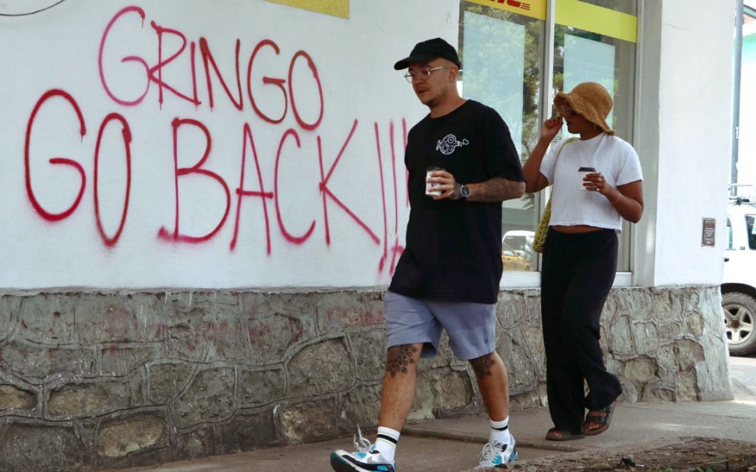 Sheinbaum rechaza la xenofobia tras marcha contra la gentrificación en CDMX