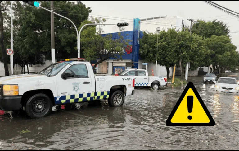 Inundaciones, árboles caídos y vehículos varados, lo que dejó la tormenta en la ZMG