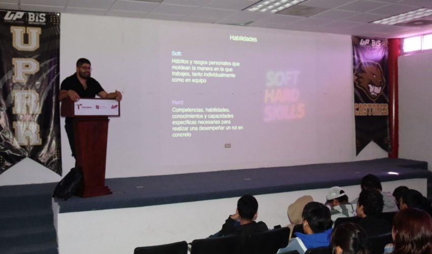 Prepara UPRR a estudiantes para demandas del mercado laboral actual