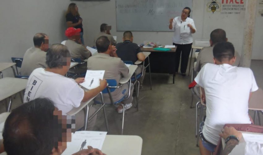 Participan PPLS del CEDES Nuevo Laredo en ejercicio de reflexión sobre el 25N