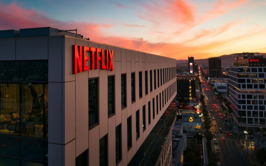 Netflix se acerca al monopolio en el cine y aumenta su poder sobre los videojuegos con la compra de Warner