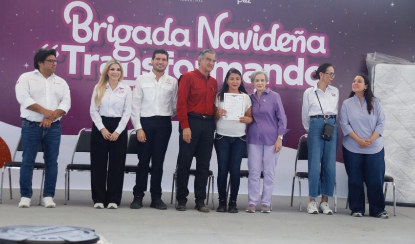 Apapachan Américo y María a las familias de Higuerillas con la Brigada Navideña Transformando Familias