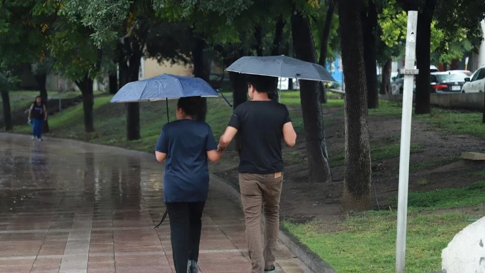 ¡Alista tu paraguas! Pronostican lluvia para Nuevo León