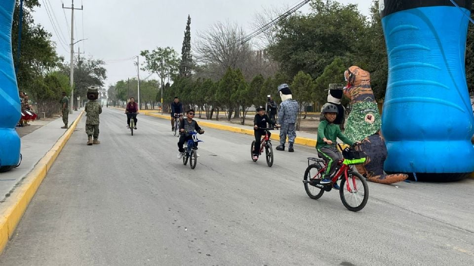 Ejército celebra Día de la Familia con caminata y rodada