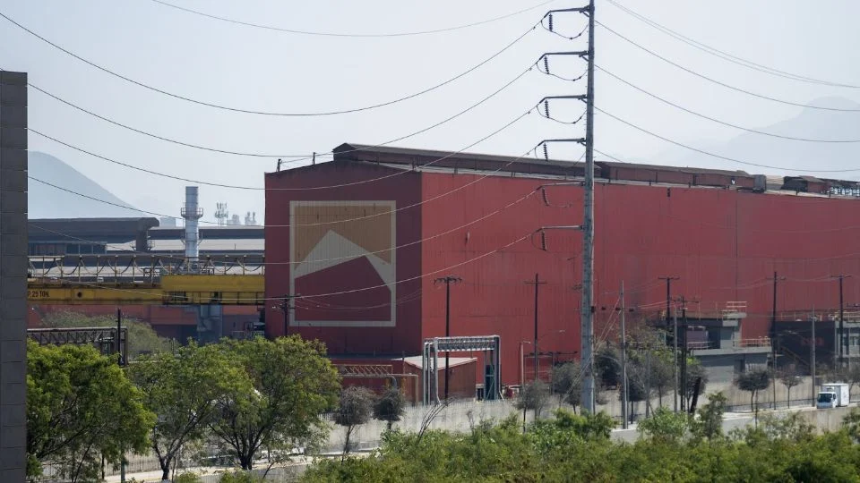 Tras alerta por plomo, diputados proponen estudios clínicos a alumnos de la UANL