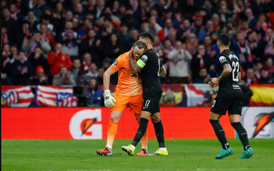 Champions League: Entierra Antonin Kinsky con sus errores en 15 minutos al Tottenham Hotspur | Video