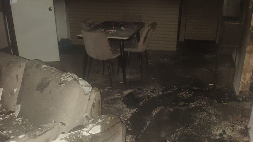 Incendio en condominios Constitución provoca desalojo de 10 personas