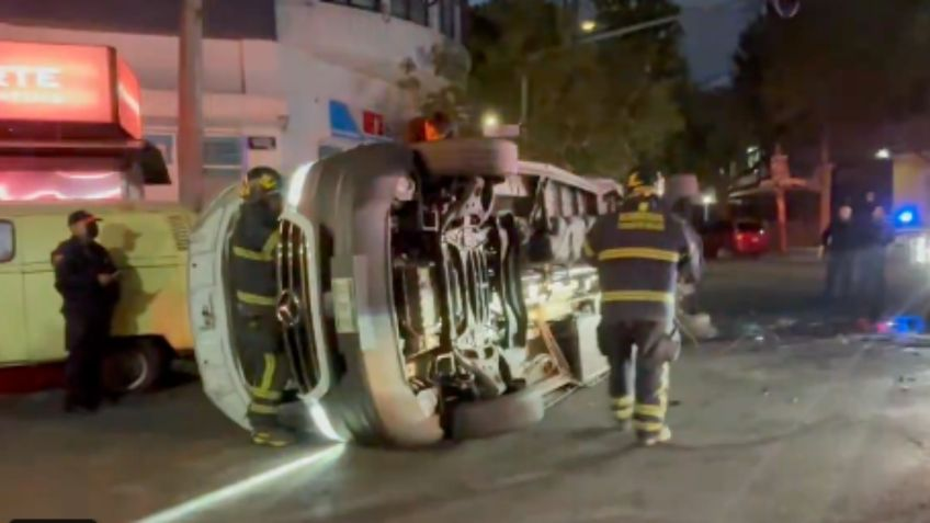 Vuelca camión de transporte escolar con alumnos a bordo en colonia Del Valle | VIDEO