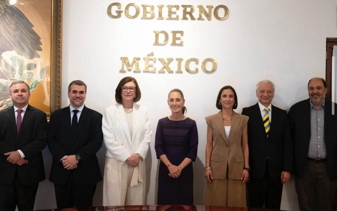 Sheinbaum se reúne con directora de Petrobras para acordar colaboración con Pemex