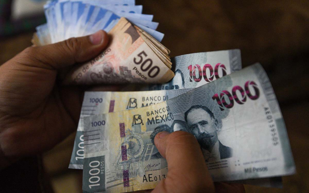 ‘Cualquier persona’ puede sufrir bloqueo de cuentas por la UIF sin orden judicial, advierte De la Garza