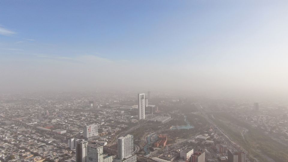 Esperan diagnóstico y la mala calidad del aire sigue en Nuevo León