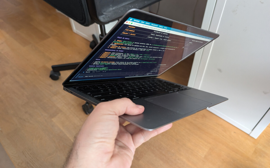 Hay dos clases de usuarios de IA en el mundo. Y los que llevan el MacBook a medio cerrar son la nueva élite