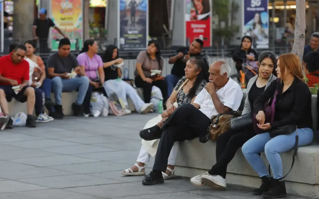 Programas sociales amortiguarían caída de remesas por mayor control de irregulares en EU