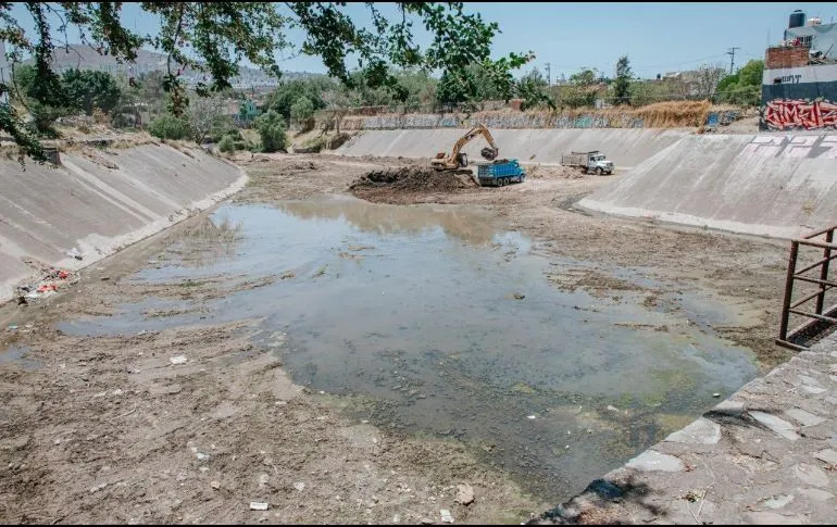 Guadalajara intensifica limpieza de canales previo al temporal de lluvias