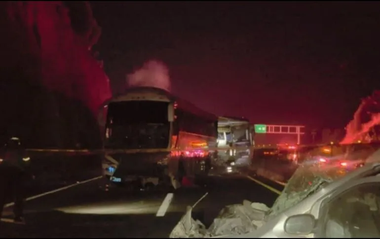 Fallecen dos personas y hay 44 lesionadas tras choque múltiple en la Tepic-Guadalajara